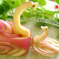 苹果巧变天鹅 ,苹果巧变天鹅 怎么做,家常菜,小吃教程,家常菜,家常菜做法,小吃培训,苹果巧变天鹅 的做法,