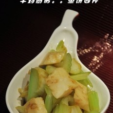 鱼饼西芹 ,鱼饼西芹 怎么做,凉菜,小吃教程,家常菜,家常菜做法,小吃培训,鱼饼西芹 的做法,