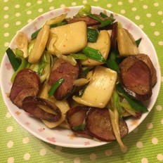 腊肠炒年糕 ,腊肠炒年糕 怎么做,热菜,小吃教程,家常菜,家常菜做法,小吃培训,腊肠炒年糕 的做法,