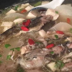 萝卜豆腐鱼汤 ,萝卜豆腐鱼汤 怎么做,汤粥,小吃教程,家常菜,家常菜做法,小吃培训,萝卜豆腐鱼汤 的做法,