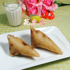 花生米葡萄干糯米粽 ,花生米葡萄干糯米粽 怎么做,甜品点心,小吃教程,家常菜,家常菜做法,小吃培训,花生米葡萄干糯米粽 的做法,