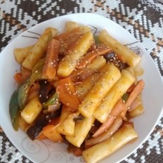 韩国泡菜炒年糕 ,韩国泡菜炒年糕 怎么做,韩国料理,小吃教程,家常菜,家常菜做法,小吃培训,韩国泡菜炒年糕 的做法,