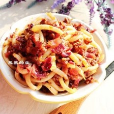茄汁牛肉米炒乌冬 ,茄汁牛肉米炒乌冬 怎么做,日本料理,小吃教程,家常菜,家常菜做法,小吃培训,茄汁牛肉米炒乌冬 的做法,