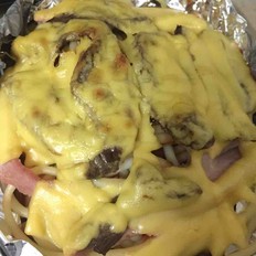 民贺店车提供西餐面点牛肉培根芝士焗意粉 的做法,其包含：主料,辅料,食材,做法等,让您在免费的小吃培训中学习到牛肉培根芝士焗意粉 的烹饪技巧