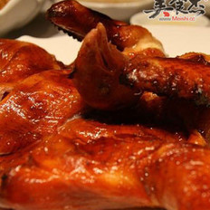 民贺店车提供法国菜冷烤鸡 的做法,其包含：主料,辅料,食材,做法等,让您在免费的小吃培训中学习到冷烤鸡 的烹饪技巧