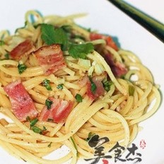 奶油培根pasta ,奶油培根pasta 怎么做,意大利菜,小吃教程,家常菜,家常菜做法,小吃培训,奶油培根pasta 的做法,