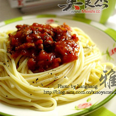 民贺店车提供意大利菜意大利肉酱面 的做法,其包含：主料,辅料,食材,做法等,让您在免费的小吃培训中学习到意大利肉酱面 的烹饪技巧