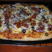 洋葱培根披萨 ,洋葱培根披萨 怎么做,意大利菜,小吃教程,家常菜,家常菜做法,小吃培训,洋葱培根披萨 的做法,