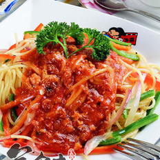 民贺店车提供意大利菜什锦意大利面 的做法,其包含：主料,辅料,食材,做法等,让您在免费的小吃培训中学习到什锦意大利面 的烹饪技巧