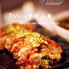 民贺店车提供东南亚菜泰式椒麻鸡 的做法,其包含：主料,辅料,食材,做法等,让您在免费的小吃培训中学习到泰式椒麻鸡 的烹饪技巧